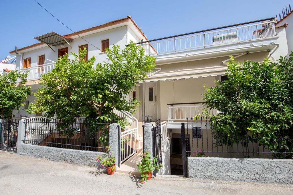 Aglaia Studios Skala Marion Luaran gambar